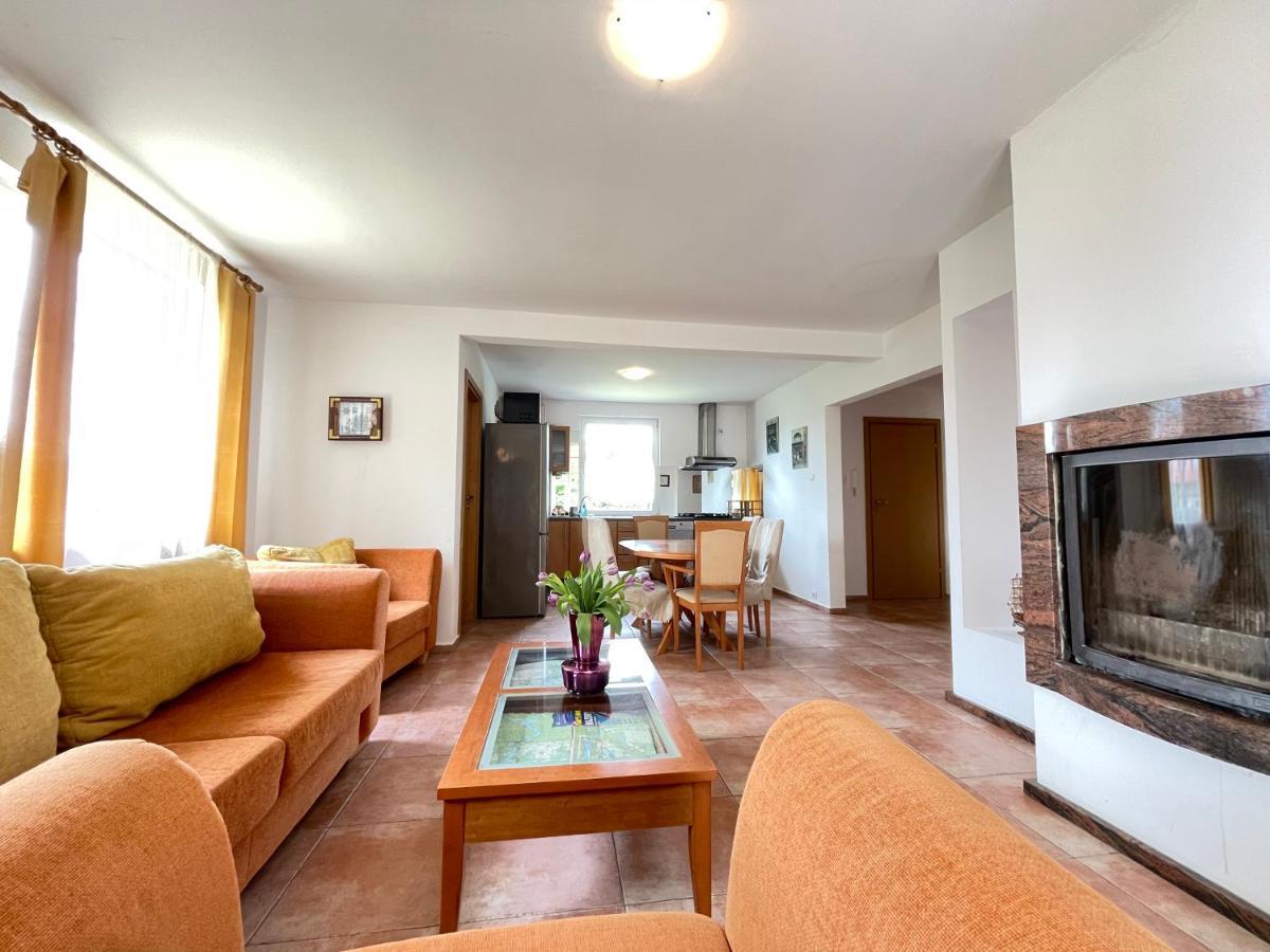 Dom Kapitana Villa Mikołajki Exteriör bild